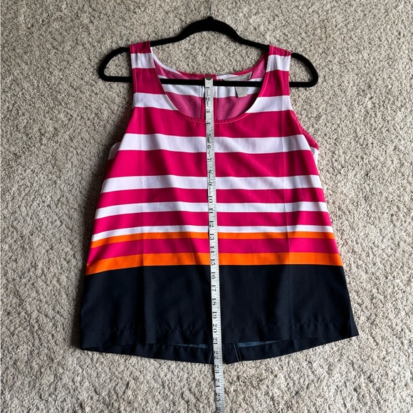 Banana button-back sleeveless top bottom stripe is navy, but can look black - Picture 3 of 7